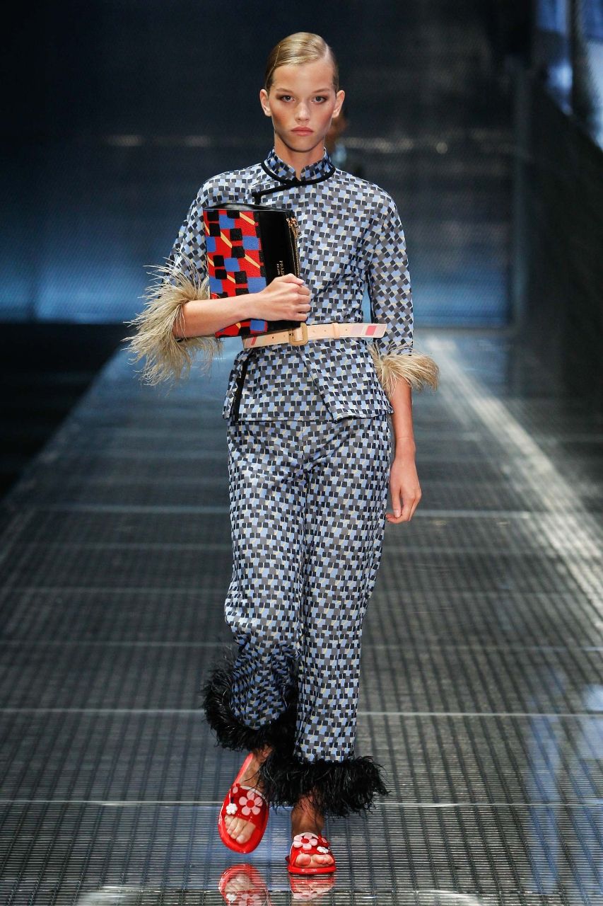 prada-ss-2017-samfu-1
