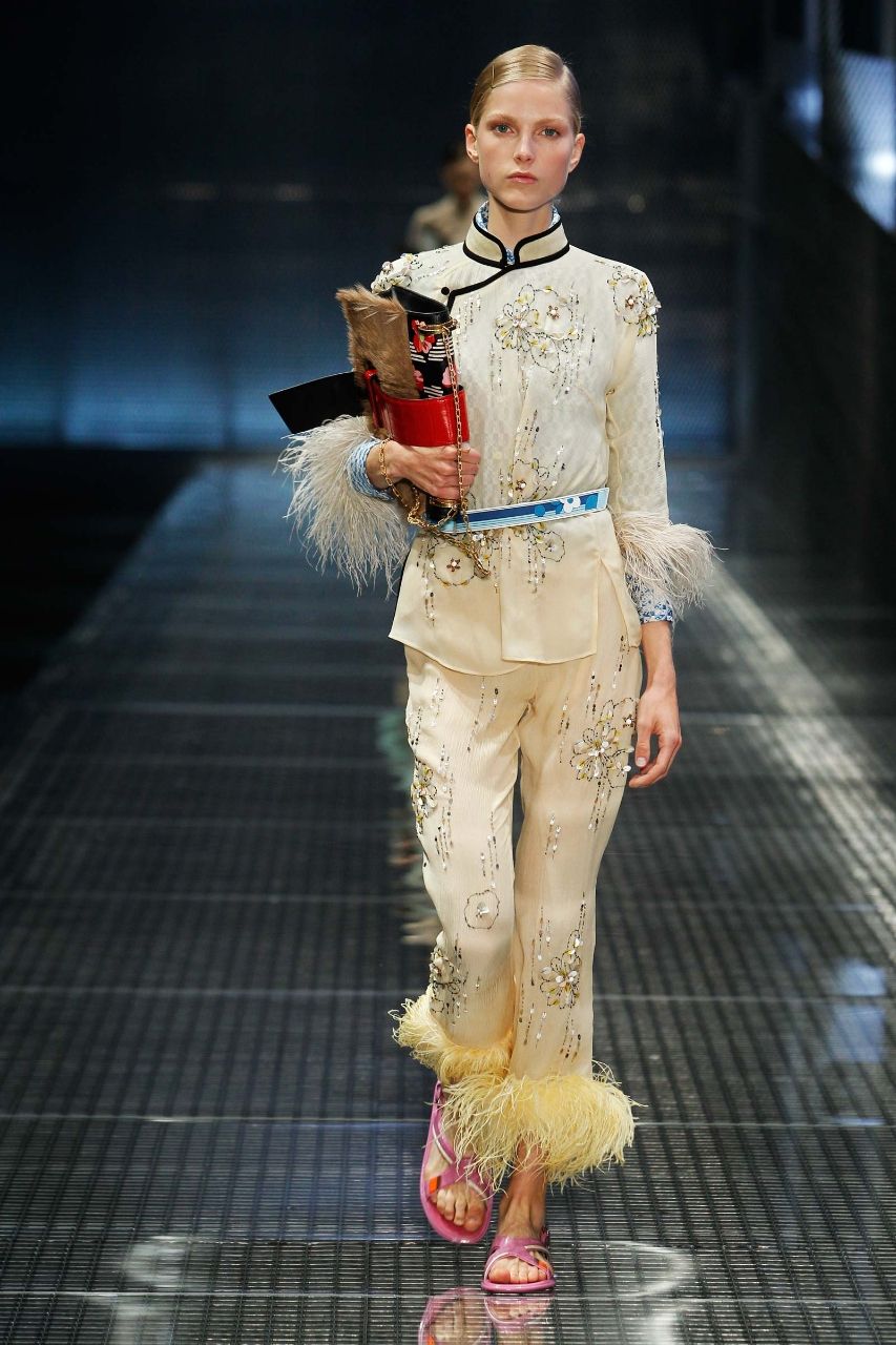 prada-ss-2017-samfu-5