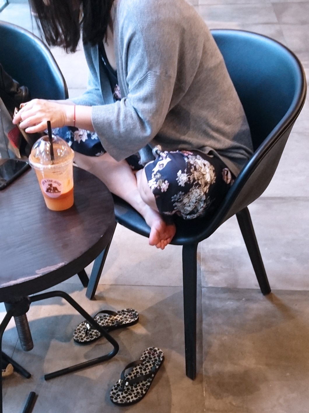 Flip-flops & work wear P7.jpg