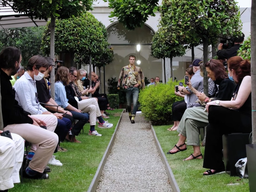 20-07-17-01-09-37-832_deco