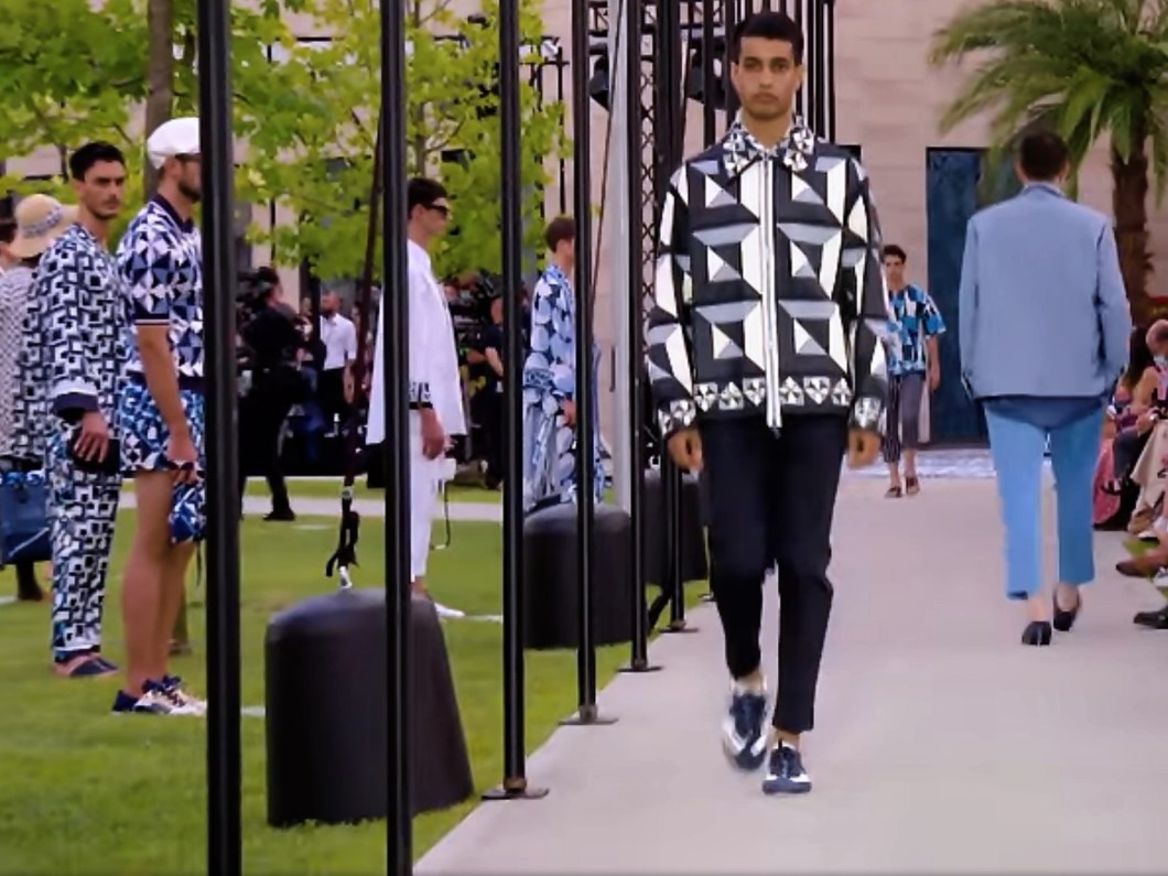 20-07-18-00-34-01-544_deco