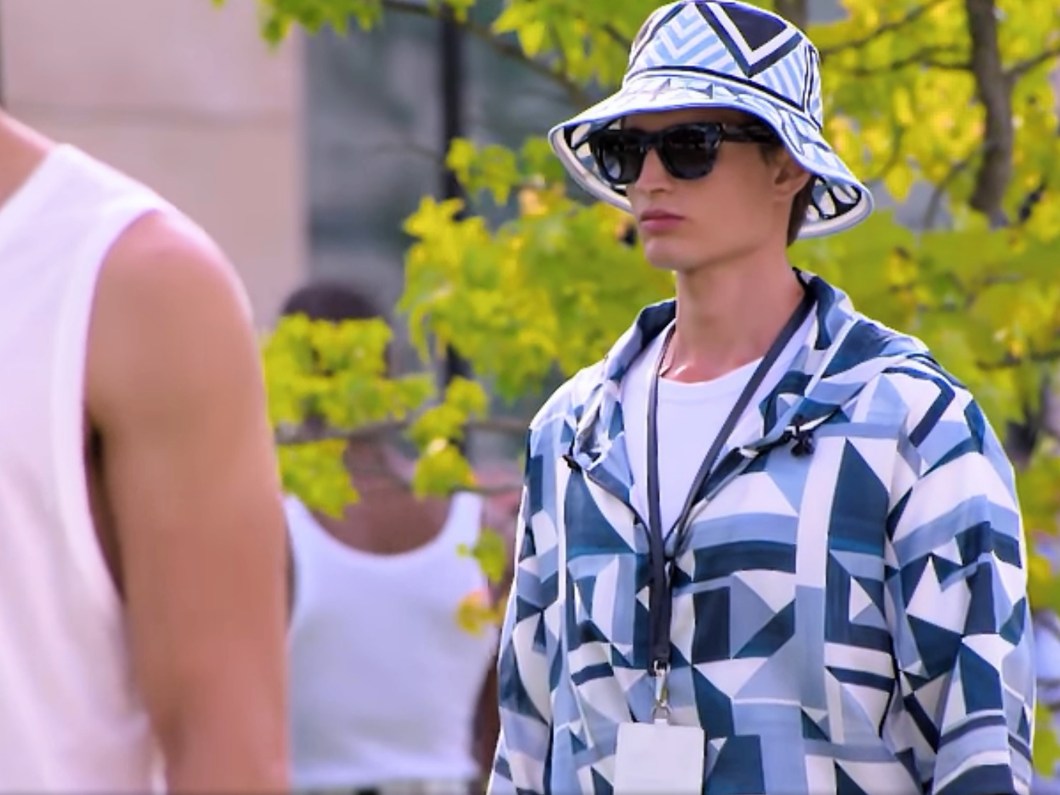 20-07-18-00-53-58-558_deco